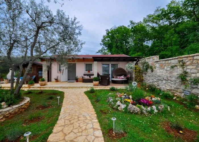 Holiday Home T
